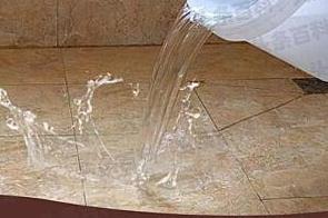 中卫市漏水维修 免砸砖防水材料该如何施工